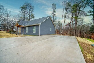 104 Clearview Dr in Greer, SC - Building Photo - Building Photo