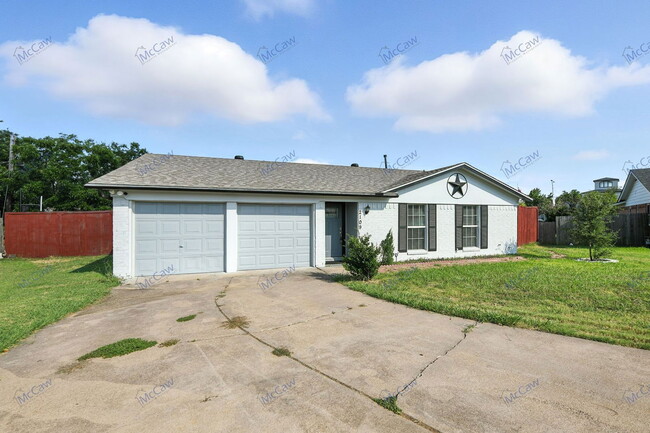2109 Jeannette Ct in Arlington, TX - Building Photo - Building Photo