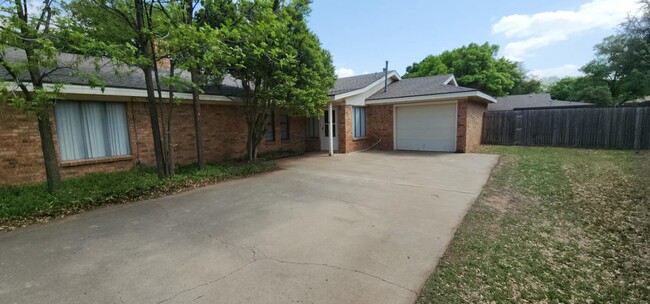 property at 4413 75th Dr