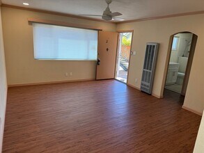 1379 Snow St-Unit -Apt 2 in Mountain View, CA - Building Photo - Building Photo