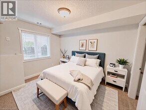 185 Windale Crescent in Kitchener, ON - Building Photo - Building Photo