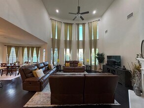 735 Expedition Way in Round Rock, TX - Building Photo - Building Photo