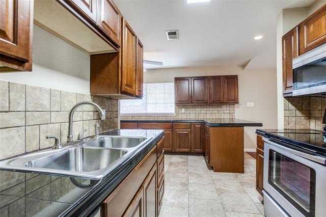 property at 811 Brentwood Ln