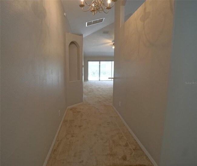 6807 Guilford Crest Dr in Apollo Beach, FL - Building Photo - Building Photo