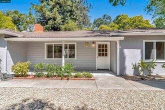 520 Dawkins Dr in Lafayette, CA - Building Photo - Building Photo