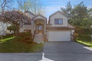 671 Heritage Hills in Somers, NY - Building Photo