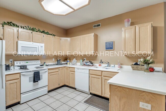 455 Belmont Pl in Provo, UT - Building Photo - Building Photo