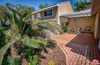 7830 W 83rd St in Playa Del Rey, CA - Foto de edificio - Building Photo
