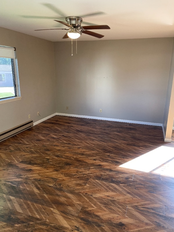 616 S Main St in Shreve, OH - Foto de edificio - Building Photo