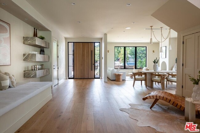 11748 La Maida St in Los Angeles, CA - Building Photo - Building Photo