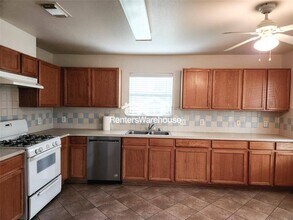 9318 Windswept Grove Dr in Houston, TX - Building Photo - Building Photo