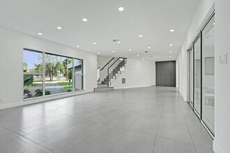 6700 E Tropical Way in Plantation, FL - Building Photo - Building Photo