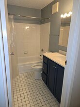 111 W Maple St, Unit #3207 in Chicago, IL - Foto de edificio - Building Photo