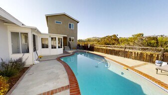 5413-5415 Brockbank Pl in San Diego, CA - Building Photo