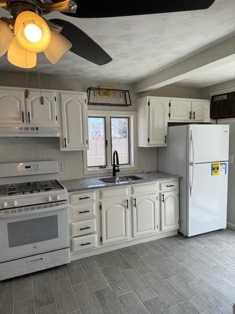 4 Shaws Ln in Bristol, RI - Building Photo