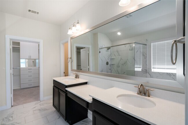 67 Pioneer Canyon Pl in Tomball, TX - Building Photo - Building Photo