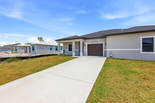 4700-4702-4702 22nd St SW, Unit 4702 in Lehigh Acres, FL - Building Photo