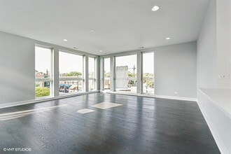 3620 W Irving Park Rd, Unit 2R in Chicago, IL - Foto de edificio - Building Photo