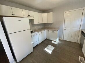 813 Churchill Dr in Shelby, NC - Building Photo - Building Photo