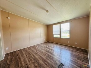 1203 W Main St in Gatesville, TX - Building Photo - Building Photo