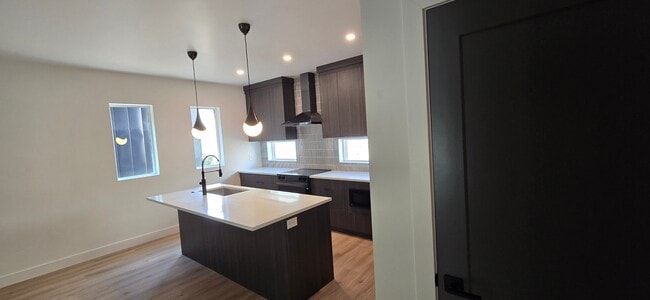 property at 539 Warnock Ave S