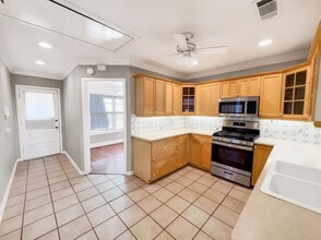 4414 Merrell Rd in Dallas, TX - Building Photo - Building Photo