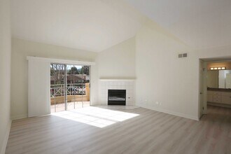 23903 Del Monte Dr. in Santa Clarita, CA - Building Photo - Building Photo