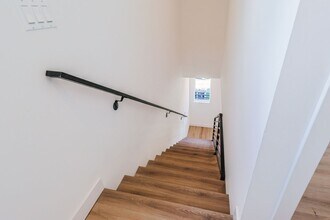 2419 Carmona Ave in Los Angeles, CA - Building Photo - Building Photo