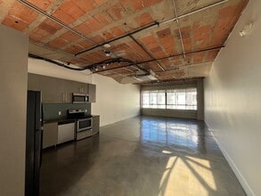 Binford Lofts in Los Angeles, CA - Building Photo - Building Photo
