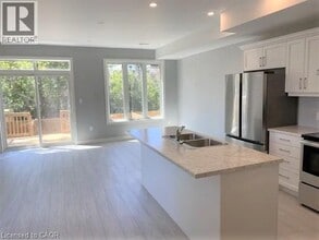 18 Merigold St in St Catharines, ON - Building Photo - Building Photo