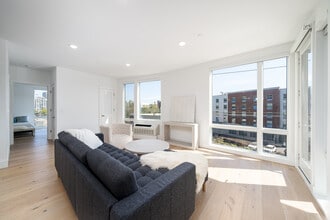 8621 River Rd in North Bergen, NJ - Foto de edificio - Building Photo