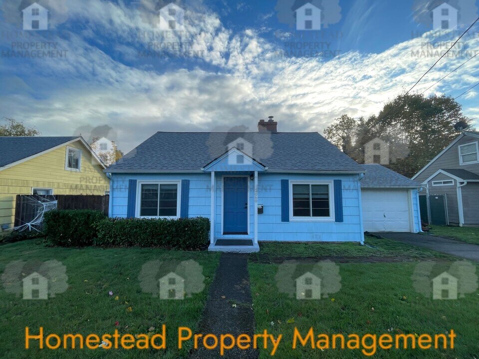 2060 Bruce St NE in Salem, OR - Building Photo