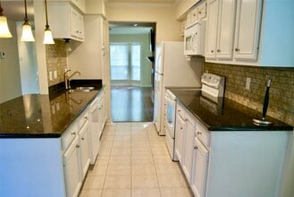 5801 Lumberdale Rd in Houston, TX - Building Photo - Building Photo