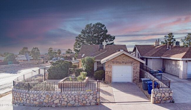 801 Derrickson Dr in El Paso, TX - Building Photo - Building Photo