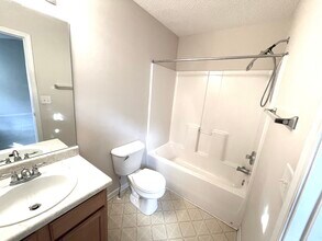 7134 Georges Way in Morrow, GA - Foto de edificio - Building Photo
