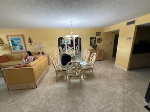 1070 Sugar Sands Blvd in West Palm Beach, FL - Building Photo - Building Photo