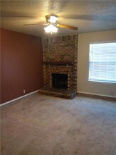 801 Bluebonnet Dr-Unit -Apt C in Keller, TX - Building Photo - Building Photo