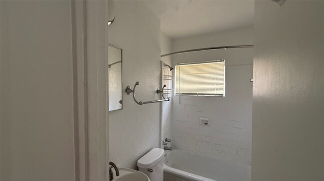 property at 5611 Jackson St