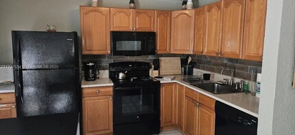 3230 NE 13th St, Unit 1 in Pompano Beach, FL - Building Photo - Building Photo