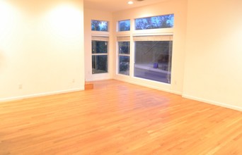 712 E 45th St in Austin, TX - Building Photo - Interior Photo