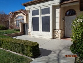 43043 Flag St in Lancaster, CA - Building Photo - Building Photo