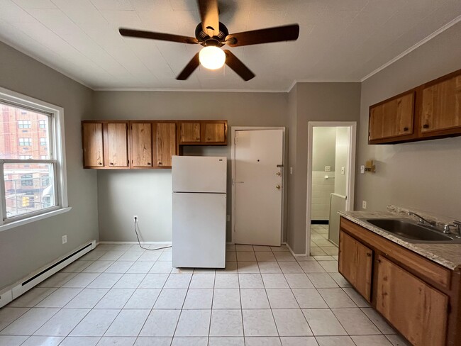 326 Avenue E, Unit 3R in Bayonne, NJ - Building Photo - Building Photo