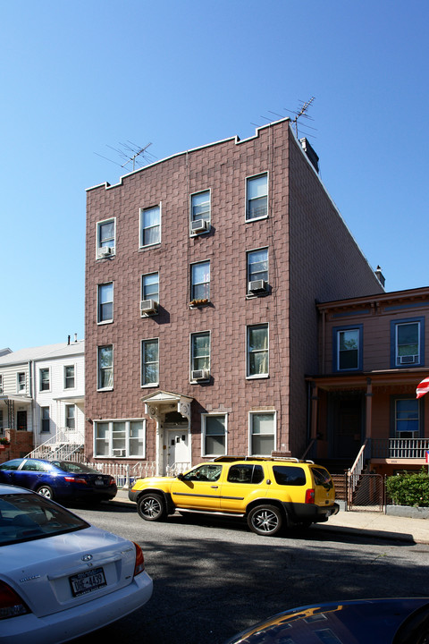 268 17th St in Brooklyn, NY - Building Photo