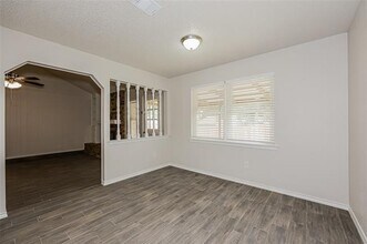 620 Huntwich Dr in Bedford, TX - Foto de edificio - Building Photo