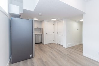 14912-14109 109 Ave in Edmonton, AB - Building Photo - Building Photo