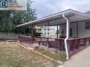 418 E 100 N in Vernal, UT - Building Photo - Building Photo