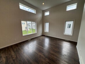 2715 11th St W in West Fargo, ND - Building Photo - Building Photo
