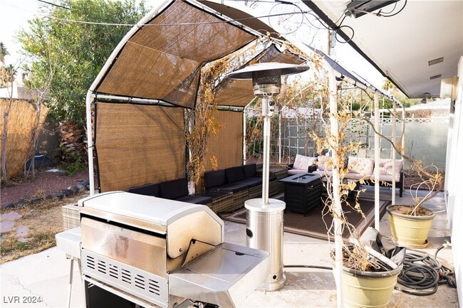 property at 3151 Camel Back Dr