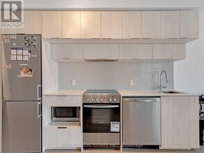 181 Dundas St E in Toronto, ON - Building Photo - Building Photo