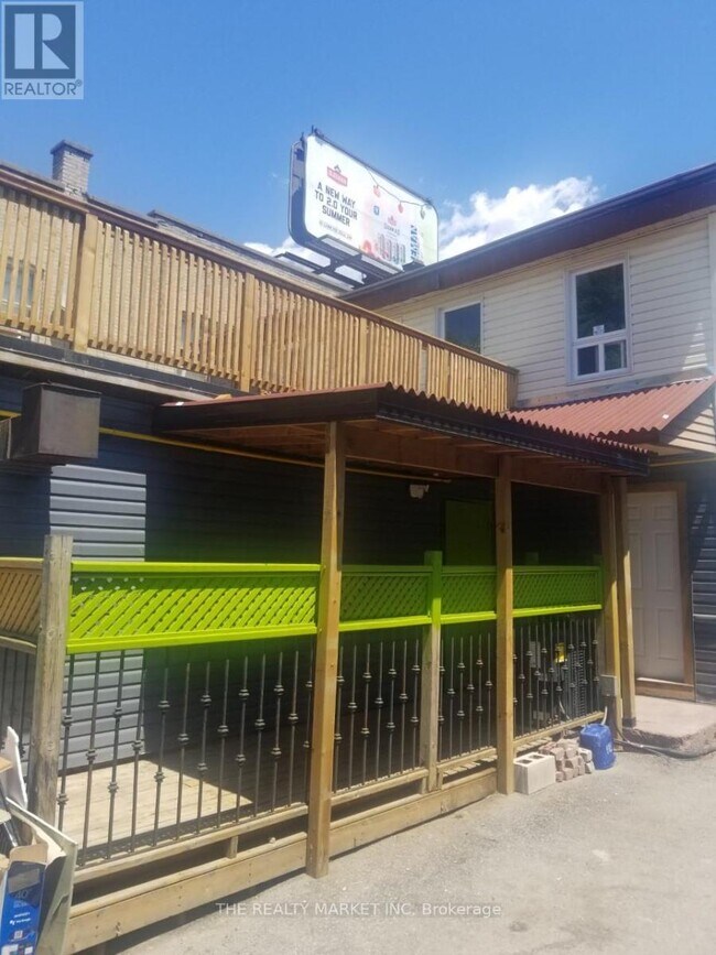 430 Simcoe St S in Oshawa, ON - Building Photo - Building Photo